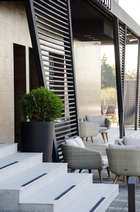 Hotel Ideo Lux Ni Exterior foto